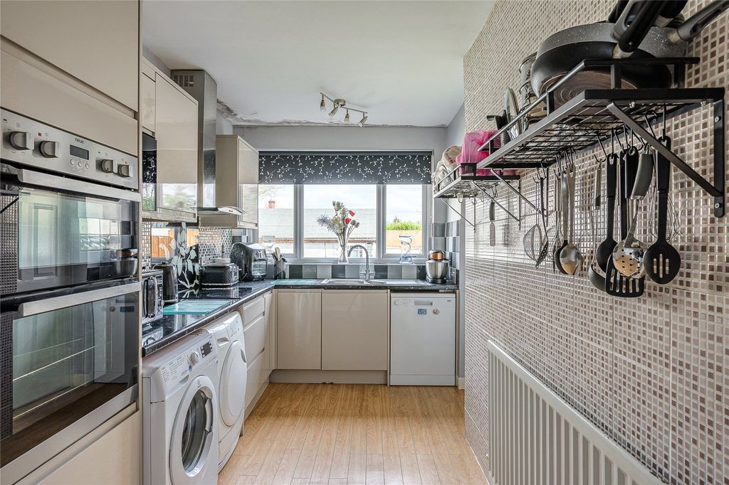 Property photo 2 of 22 Picture No. 09