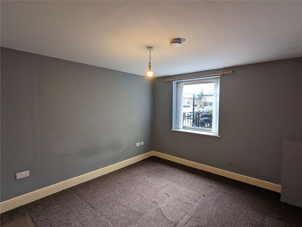 Property photo 3 of 6 Picture No. 13