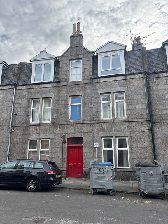 Property photo 1 of 6 15F WC 1