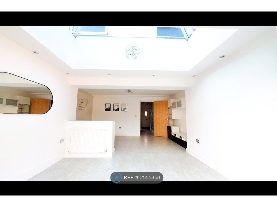 Property photo 1 of 15 Living / Dining