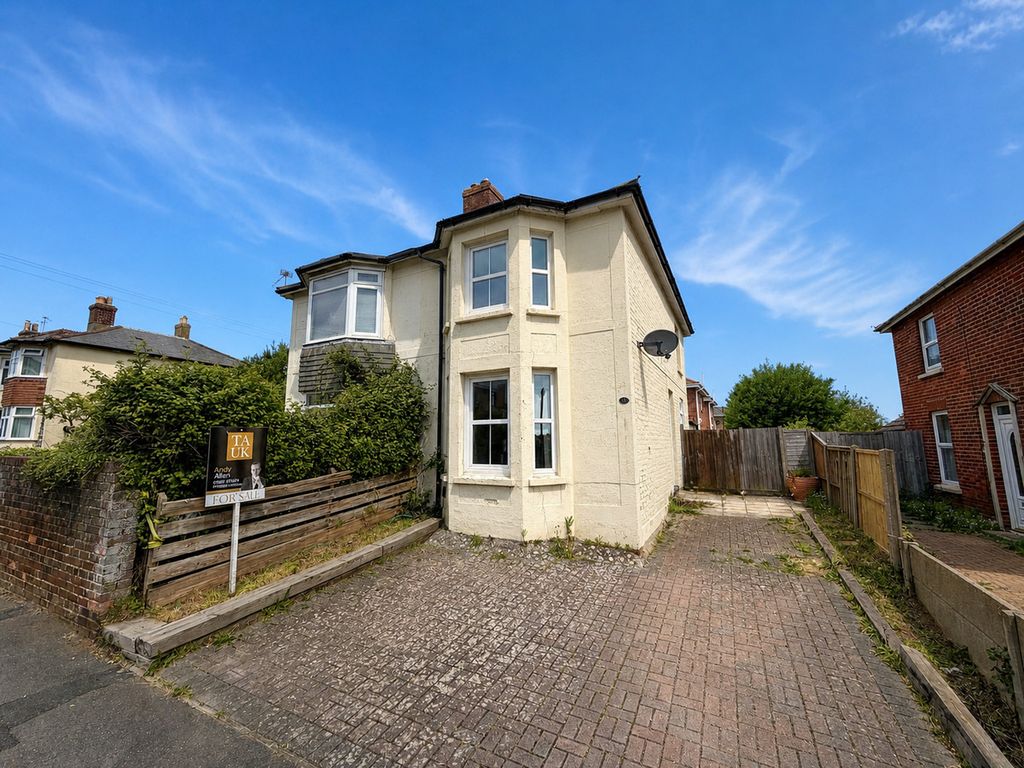 Property photo 1 of 11