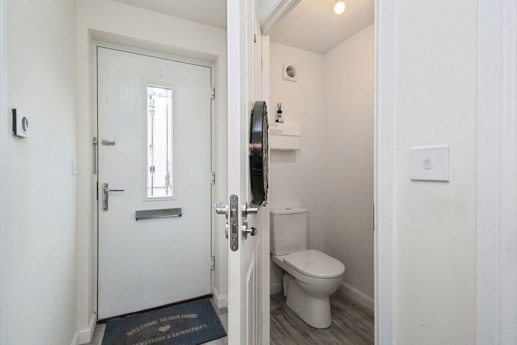 Property photo 2 of 17 Photo