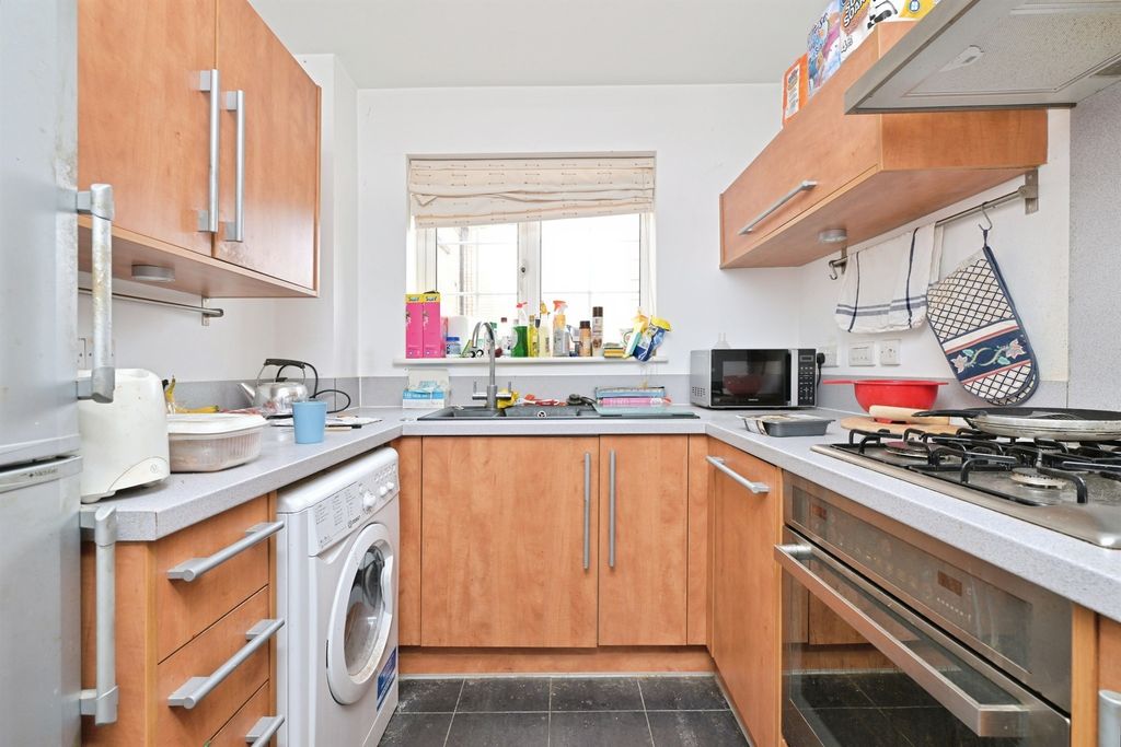 Property photo 2 of 9