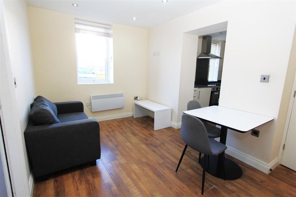 Property photo 1 of 7 Bright Open-Plan Living Space With Dining Area...