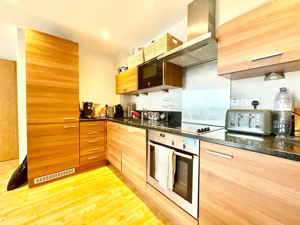 Property photo 3 of 6 Kitchen