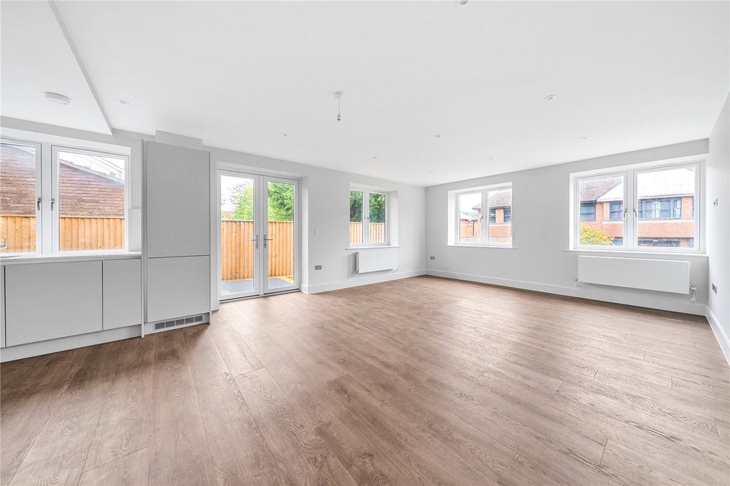 Property photo 3 of 10 Picture No. 01