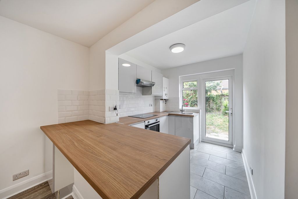 Property photo 2 of 13 1-6A7261791474d-1...