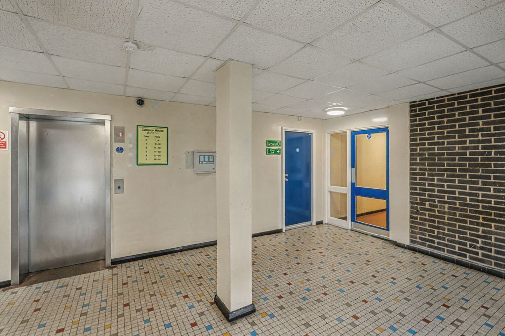 Property photo 3 of 14 Flat 2 Campion House, Jocks Lane, Bracknell, Rg42 1Pg