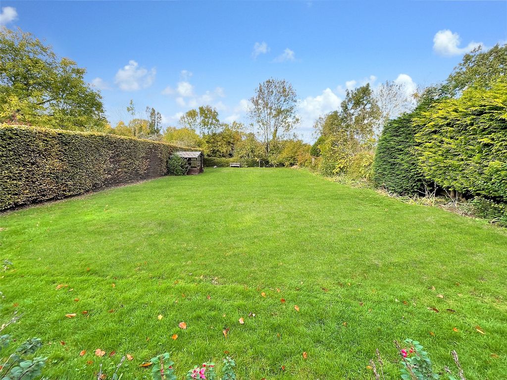 Property photo 3 of 27 Garden