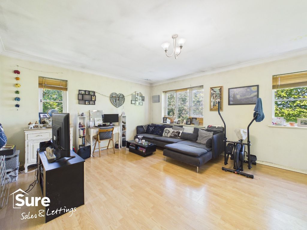 Property photo 2 of 14 1003851