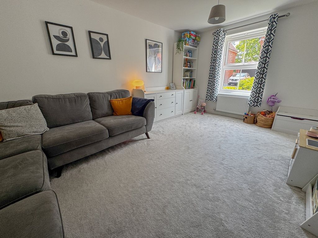 Property photo 2 of 23