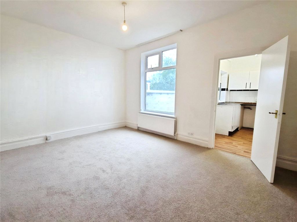 Property photo 3 of 17 Picture No. 14