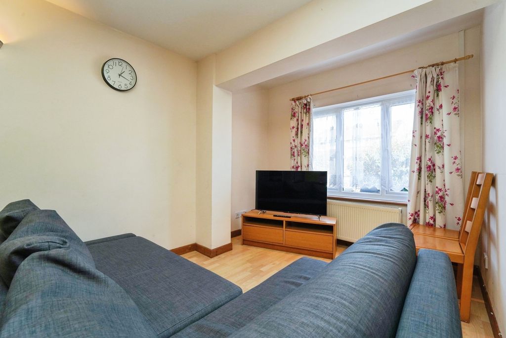 Property photo 3 of 9 Pbox-Img.Jpg