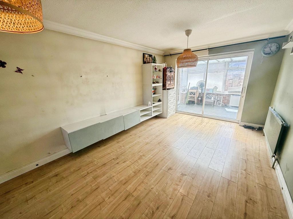 Property photo 2 of 16 Pbox-Img.Jpg