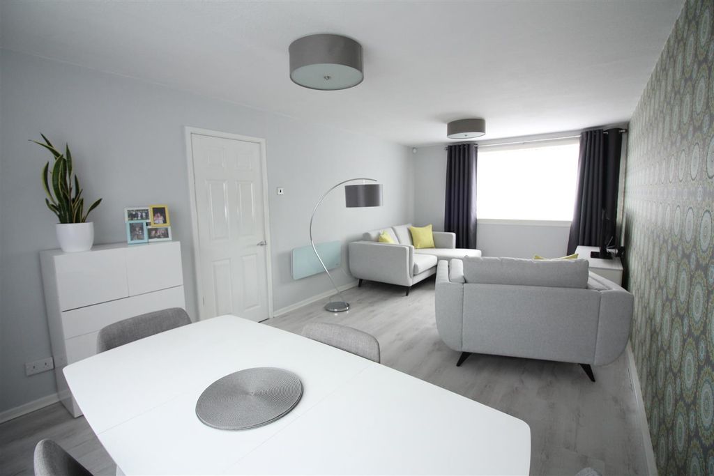 Property photo 3 of 13 Lounge/Dining Room