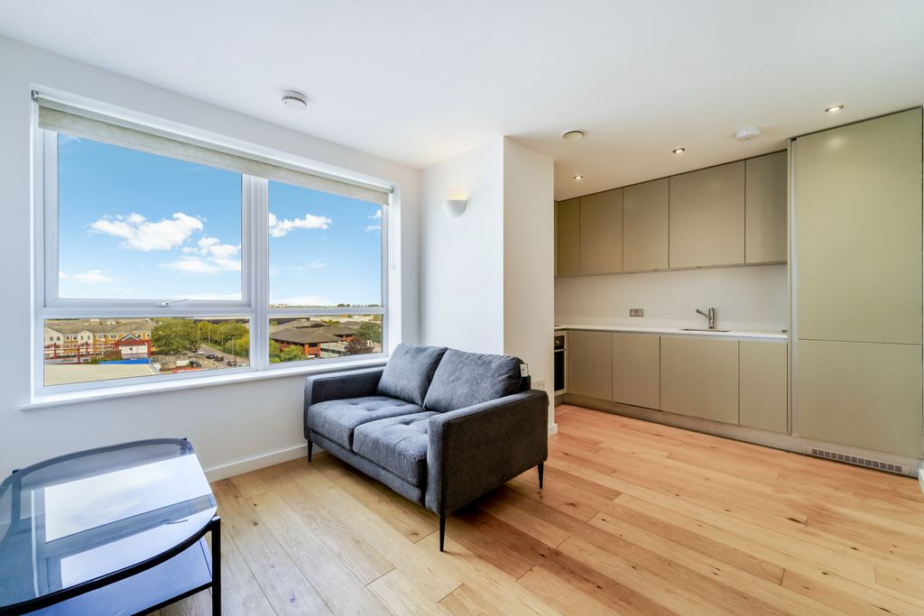 Property photo 1 of 12