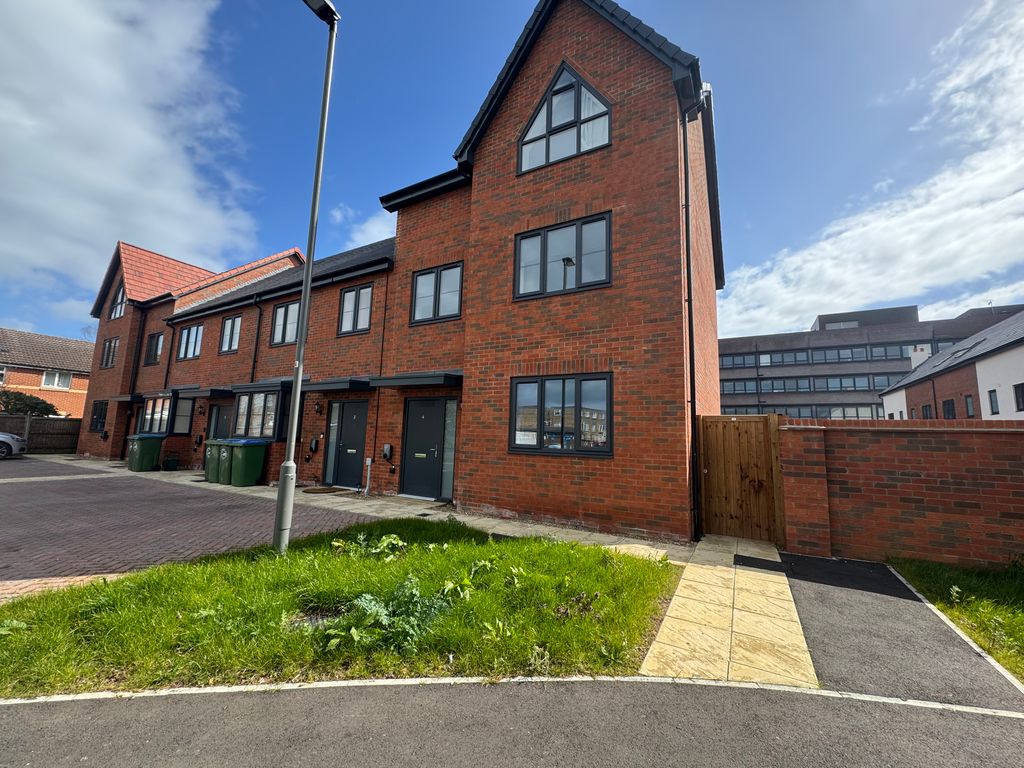 Property photo 1 of 12 Front