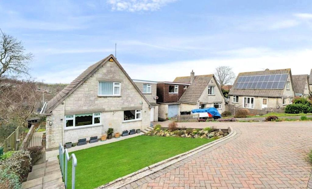 Property photo 1 of 11 8.Png