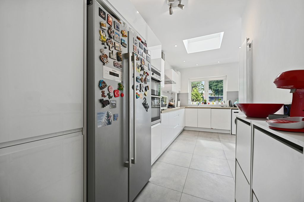 Property photo 2 of 12 9
