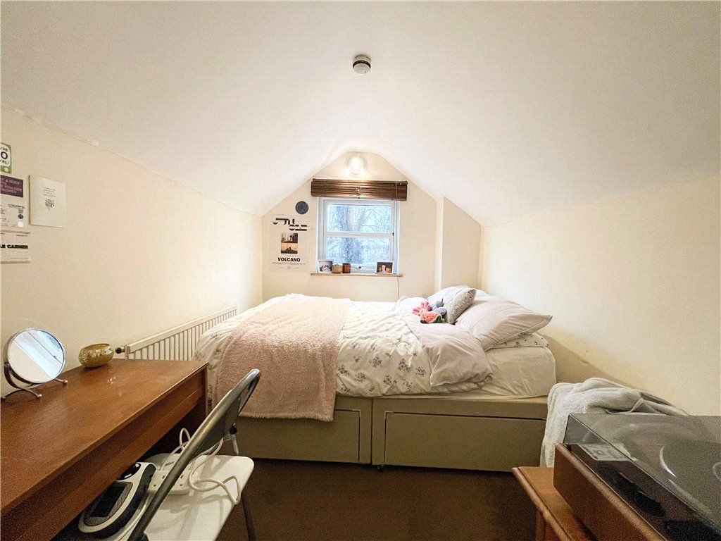 Property photo 3 of 10 Bedroom