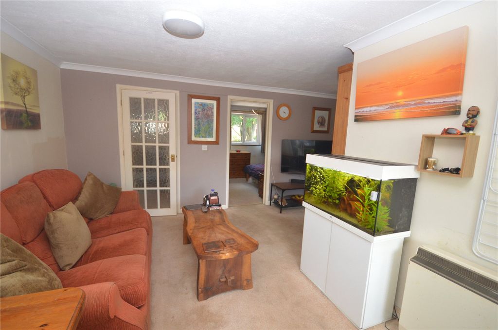 Property photo 3 of 7 Lounge