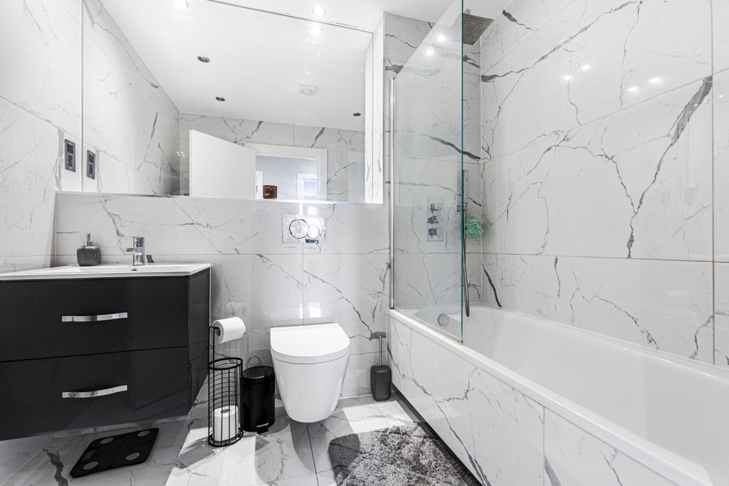 Property photo 3 of 10 Photo 1