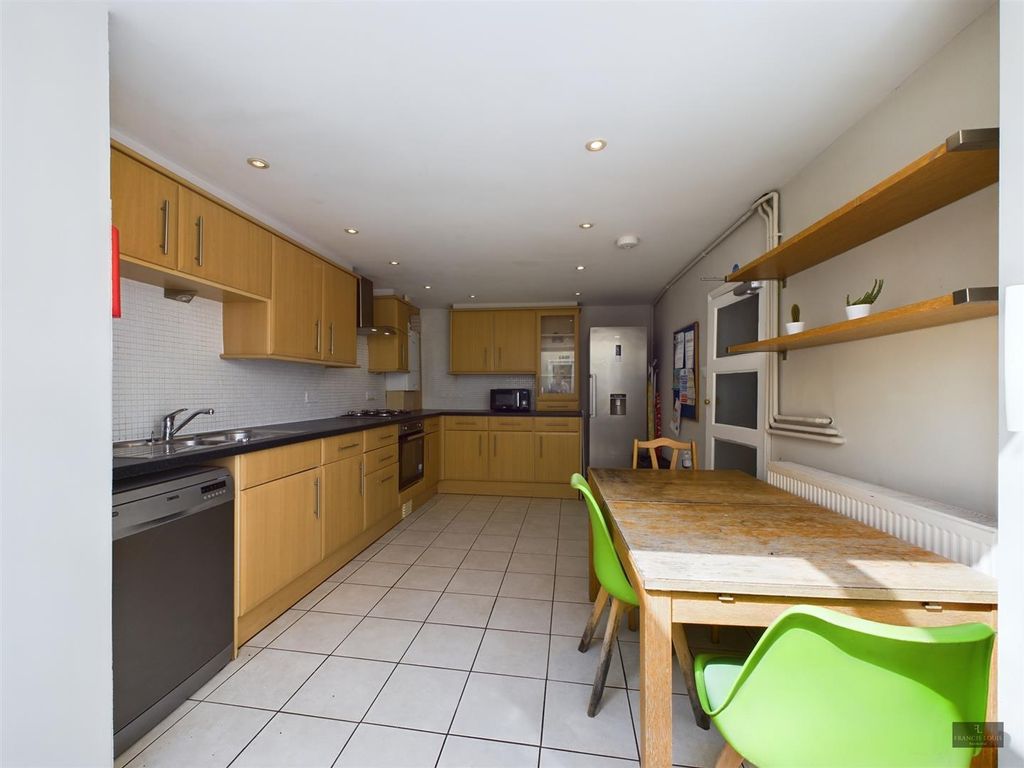 Property photo 3 of 13 Cam02887G0-Pr0006-Still005.Jpg