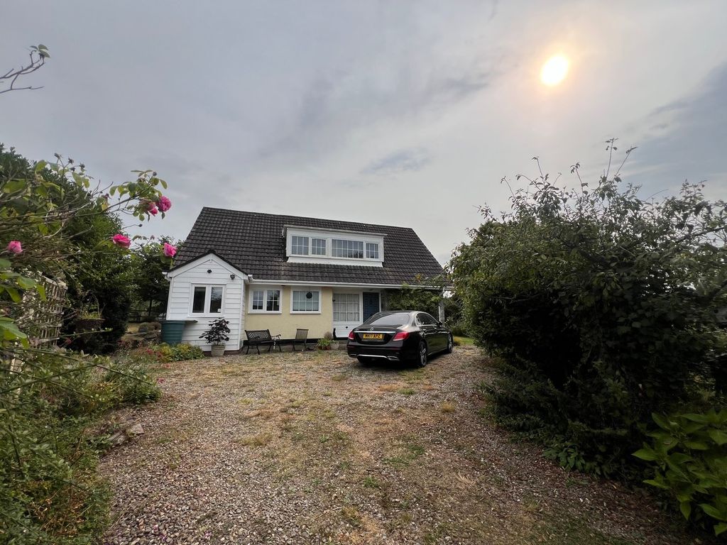 Property photo 2 of 54