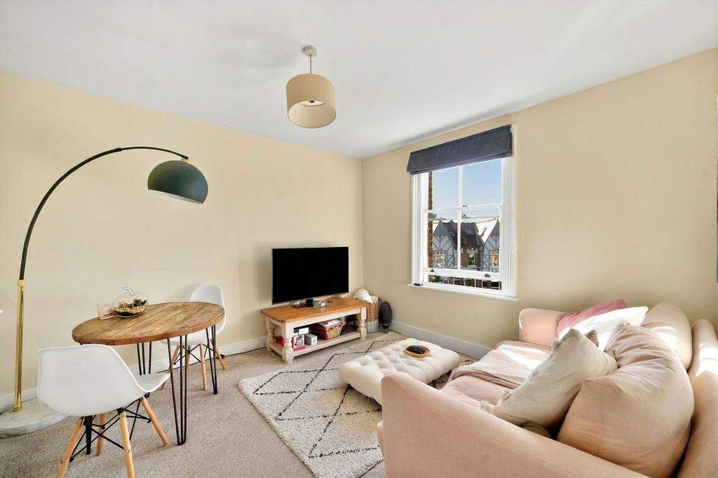 Property photo 2 of 6