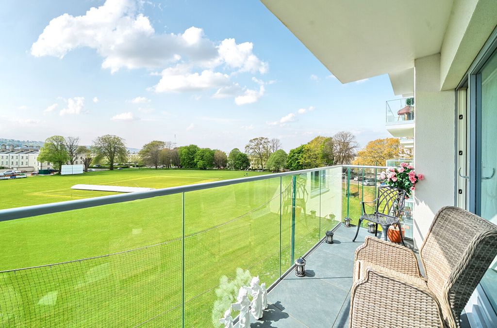 Property photo 2 of 20 1441530-3-69E7B12...