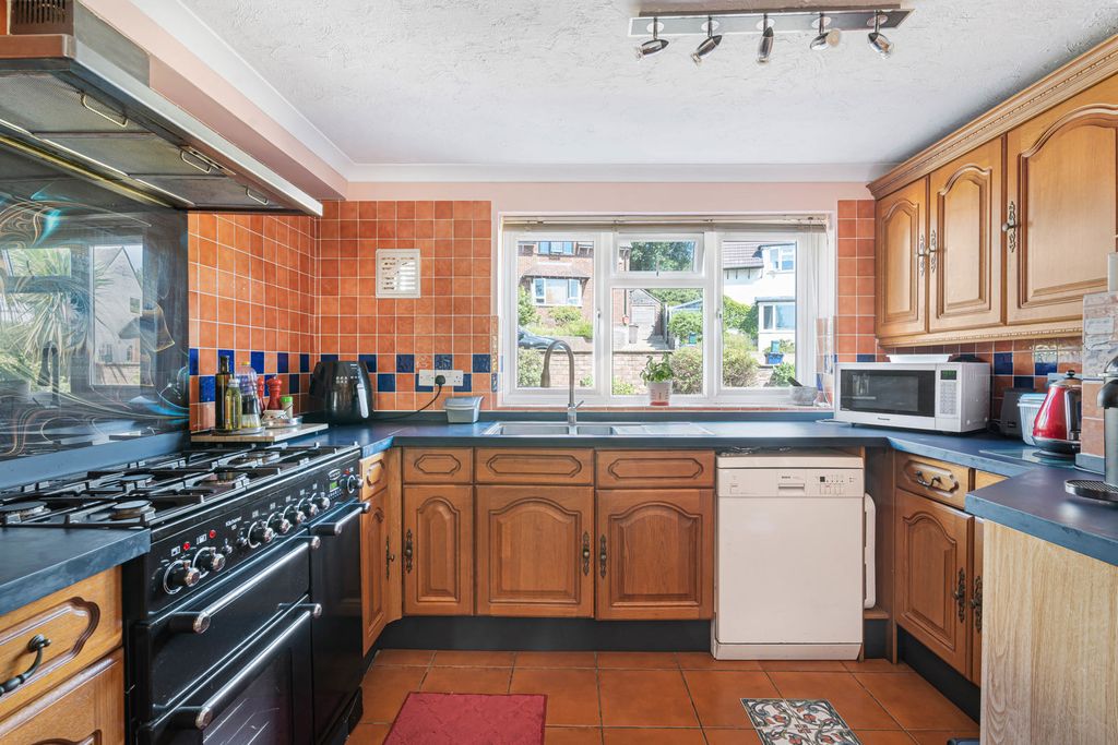 Property photo 3 of 16 6_88972.Jpg