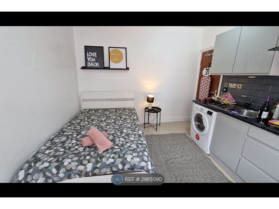Property photo 1 of 12 Studio 1