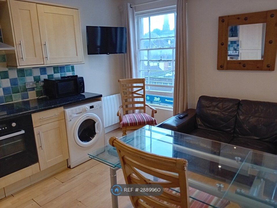Property photo 3 of 17 Open Plan Communal Space