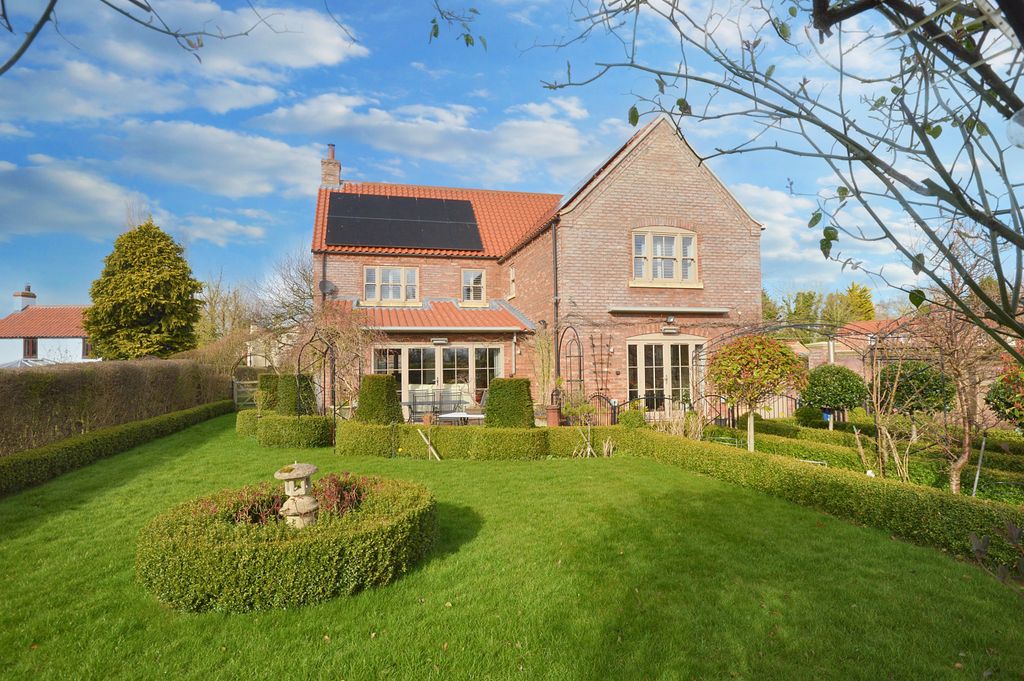 Property photo 2 of 44
