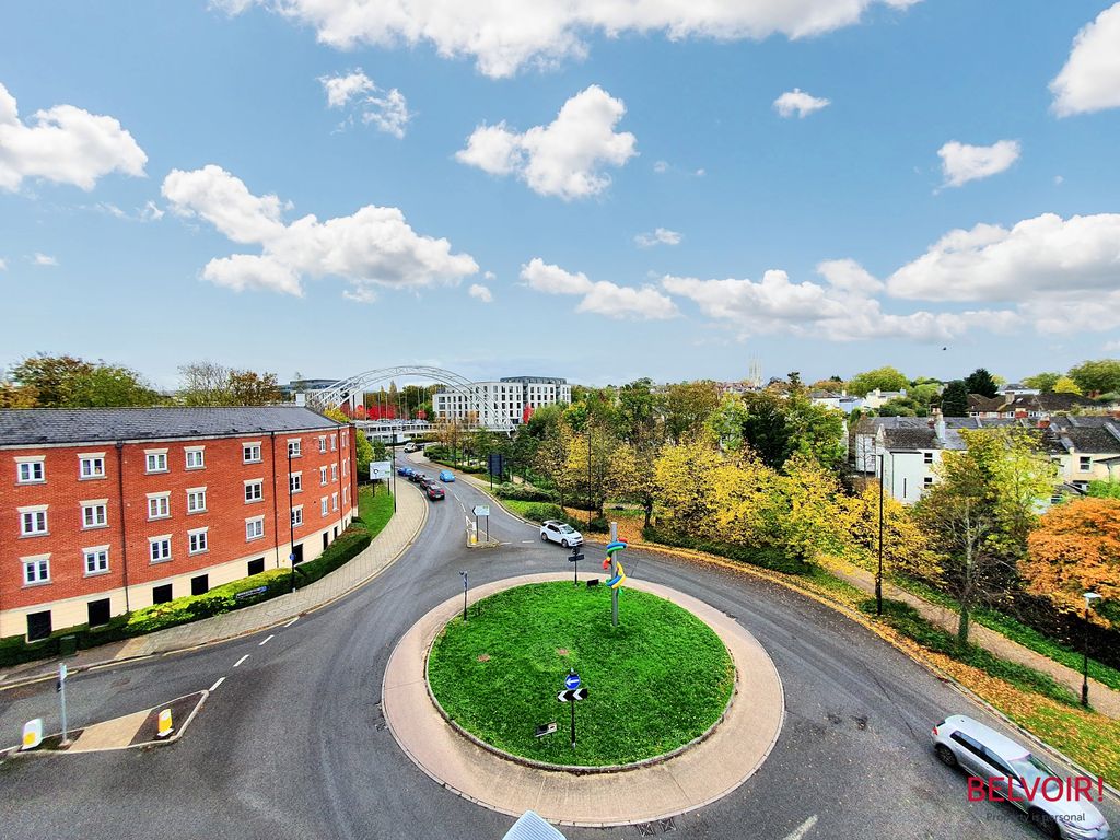 Property photo 2 of 21