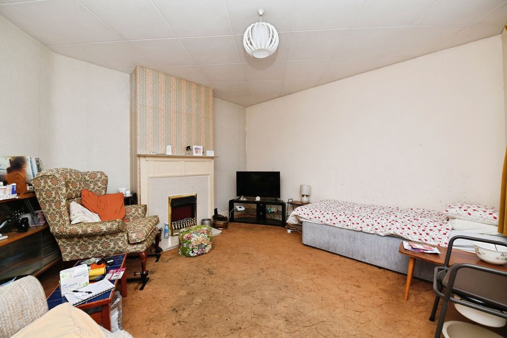 Property photo 3 of 10 Pbox-Img.Jpg