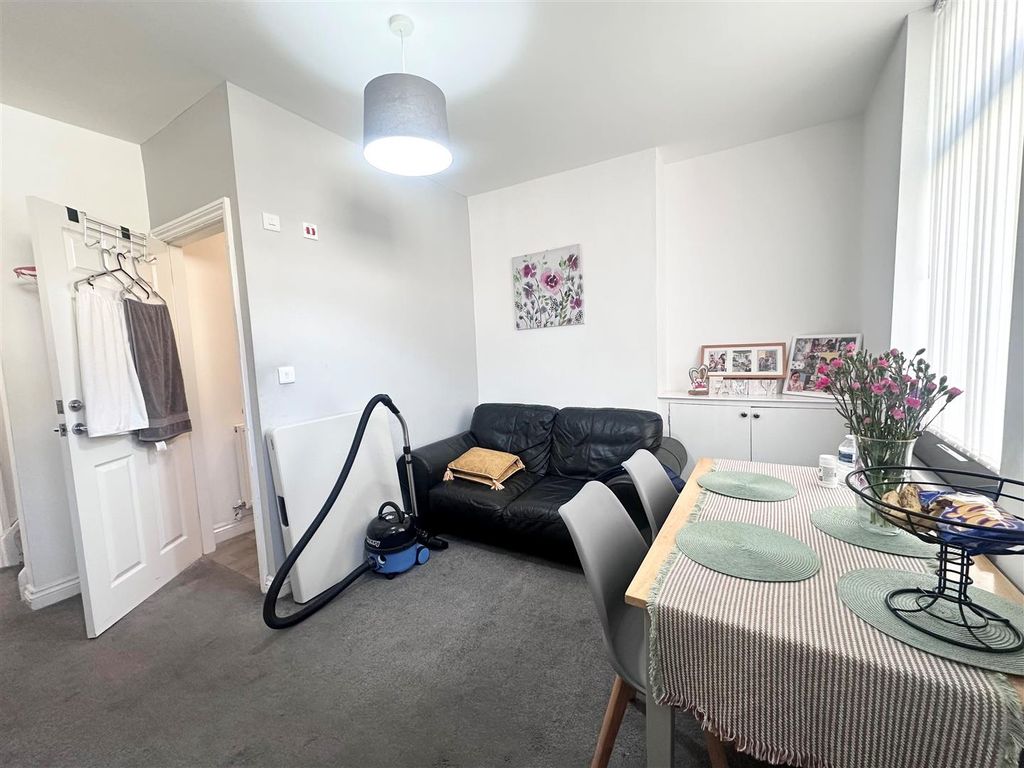 Property photo 3 of 9 Reception Room 4.74m x 3.71m