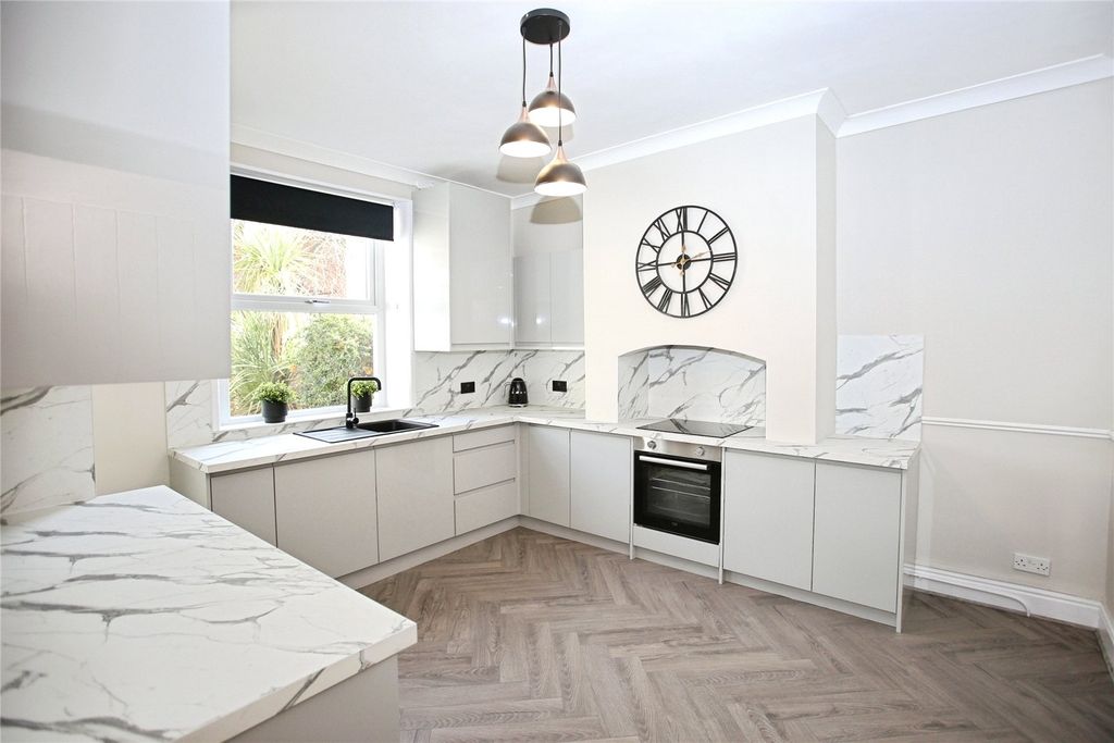 Property photo 3 of 20 Picture No. 11