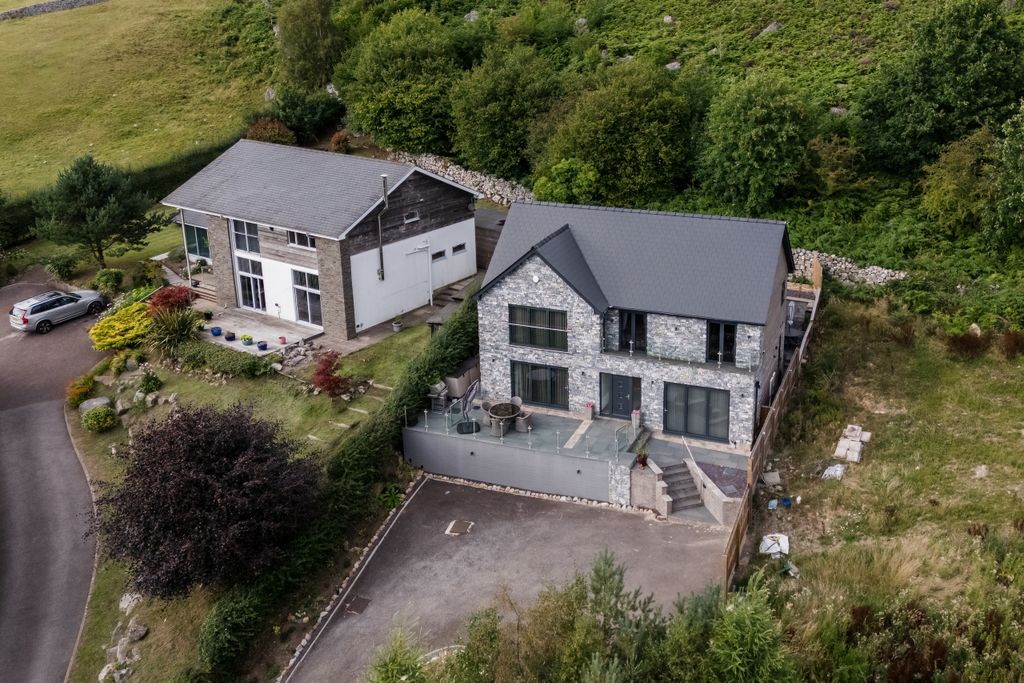 Property photo 1 of 59 2025-08-07 Walker &amp; Lewis-Cefn-59