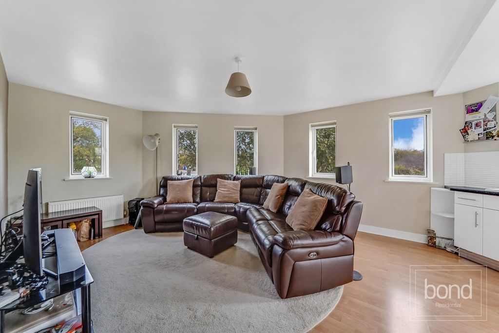 Property photo 3 of 13