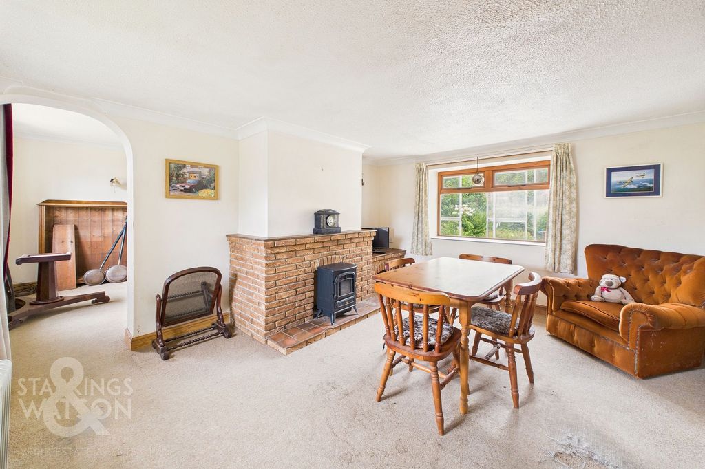 Property photo 2 of 21