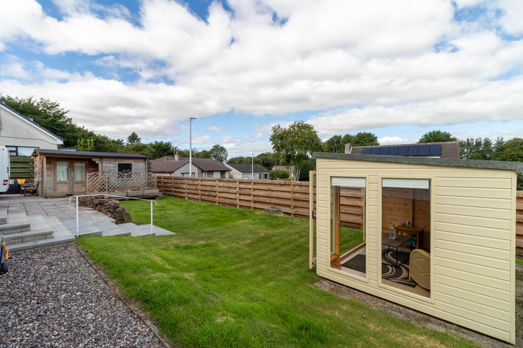 Property photo 2 of 25 Rear Garden/Summerhouse