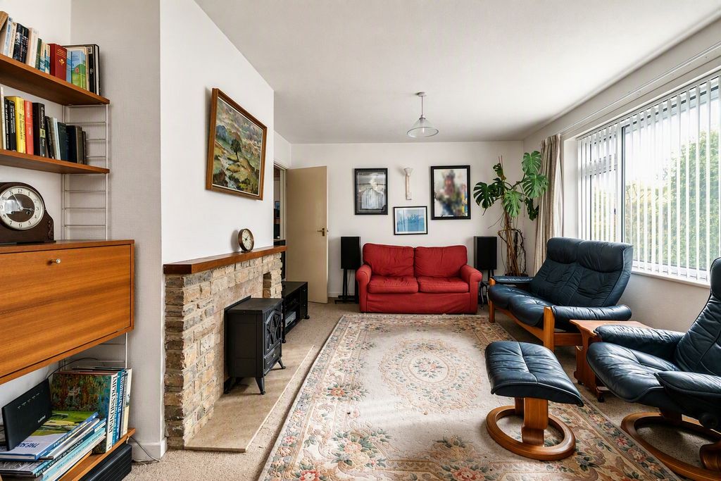 Property photo 3 of 12