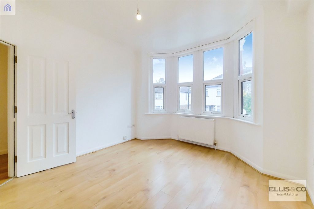 Property photo 3 of 12 Picture No. 04