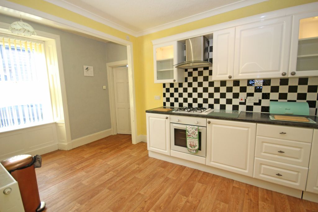 Property photo 3 of 25
