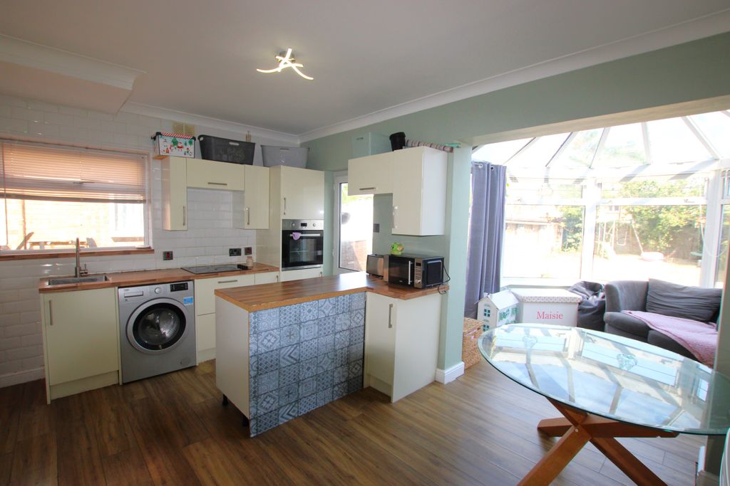 Property photo 3 of 12 Kitchen/ Diner