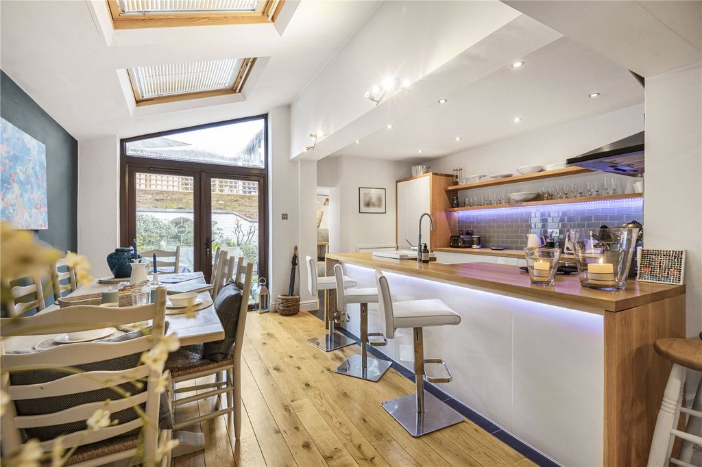 Property photo 2 of 28 Picture No. 75