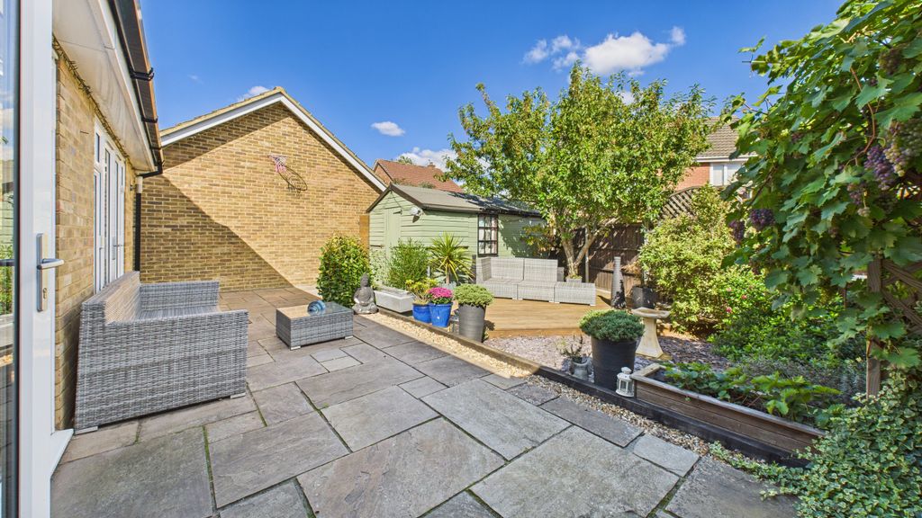 Property photo 3 of 21 Cam04968G0-Pr0067-Still009