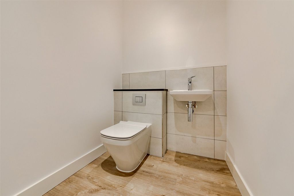 Property photo 3 of 12 Picture No. 05