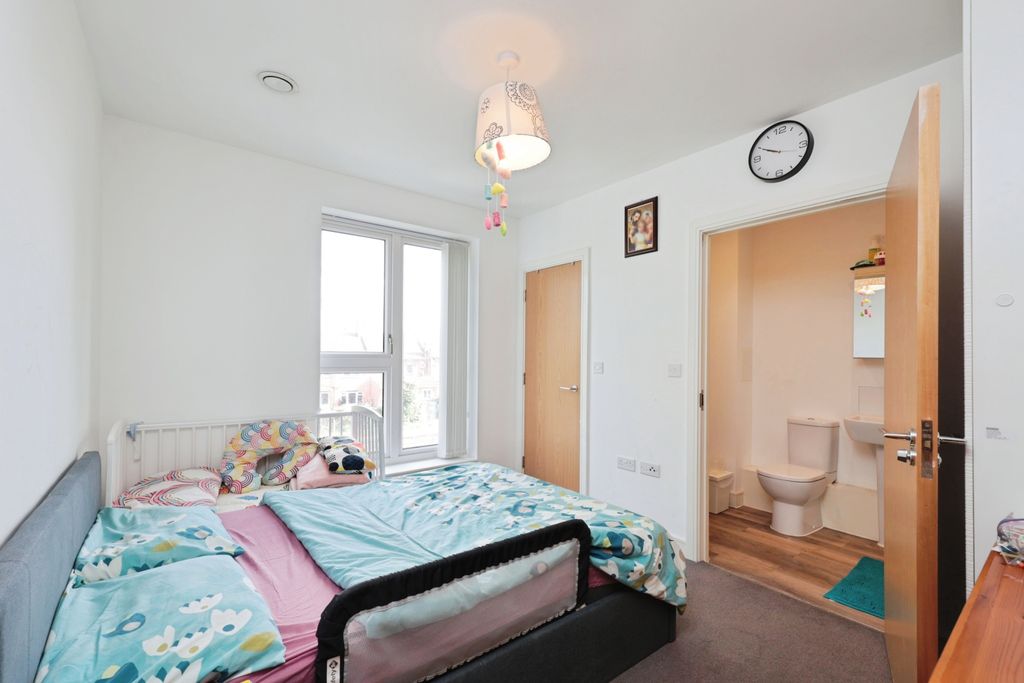 Additional image 10 of 2 bed flat for saleRidding Lane, Greenford UB6
